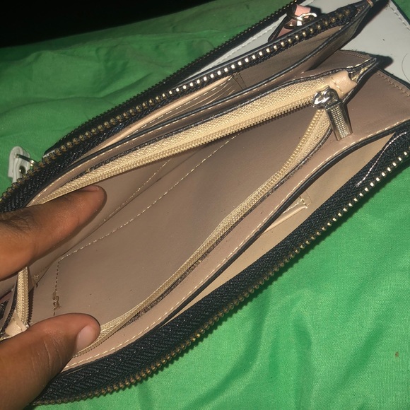 Wallets - Picture 3 of 4